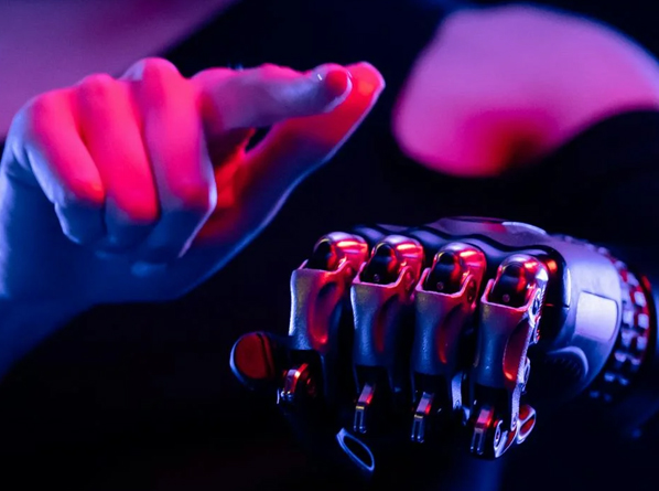 合通機(jī)器人